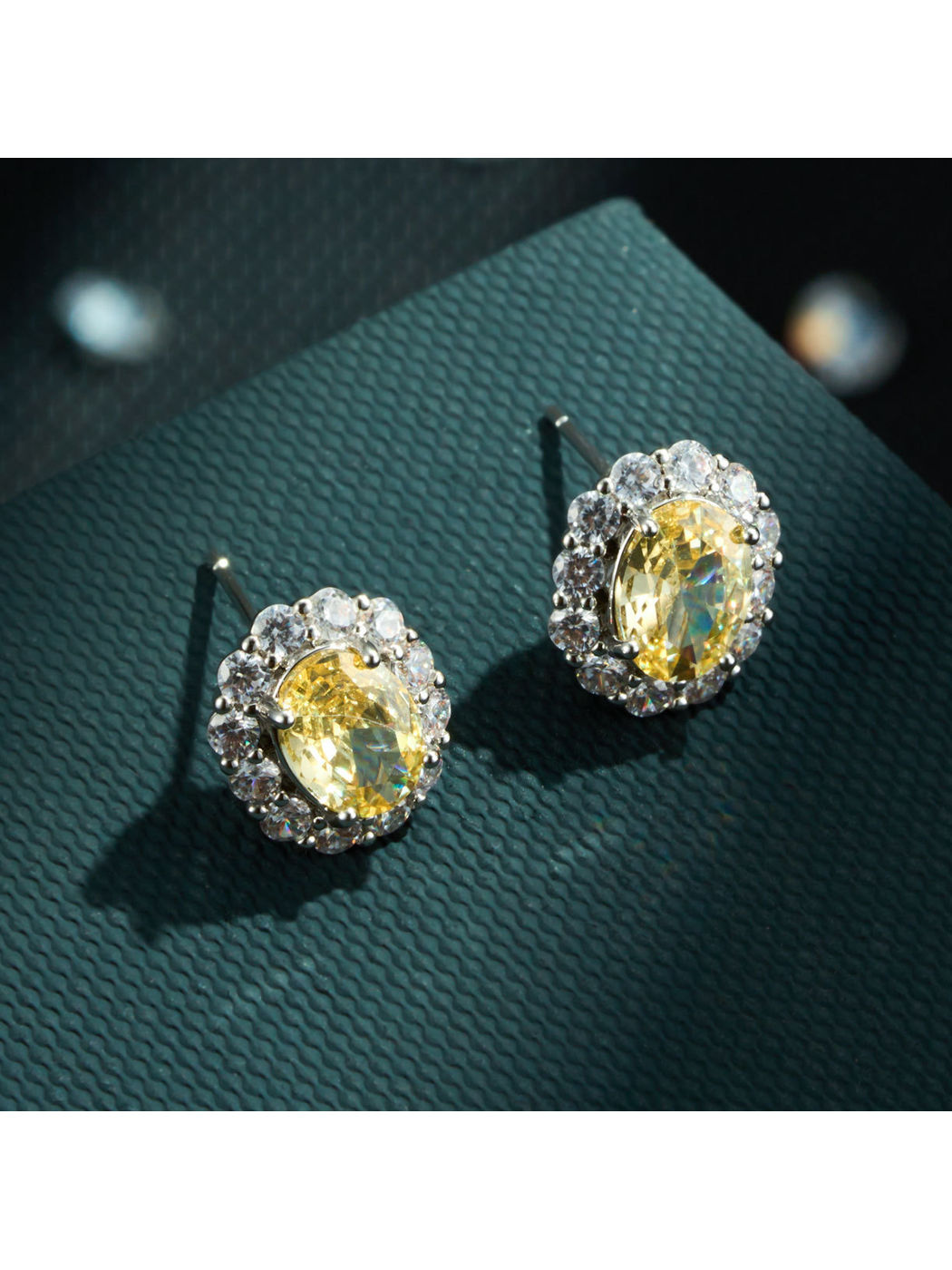 Earedge - Geometric Oval Fashion Stud Earrings Style