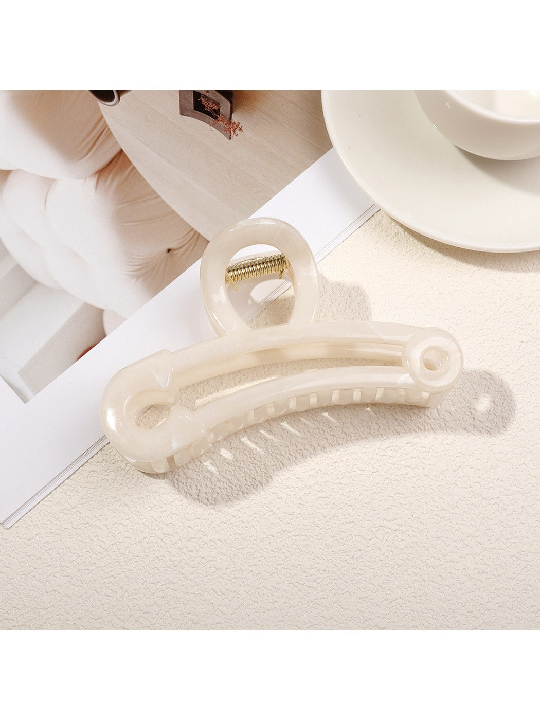 Beau - Glossy Marbled Pattern Hair Claw Clip