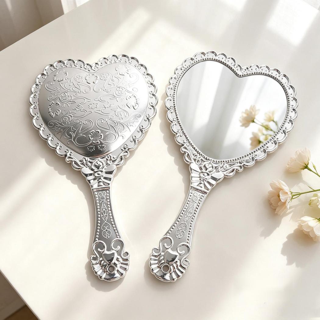 Mirroray - Heart-Shaped Scalloped Hand Mirror