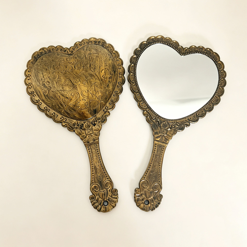 Mirroray - Heart-Shaped Scalloped Hand Mirror