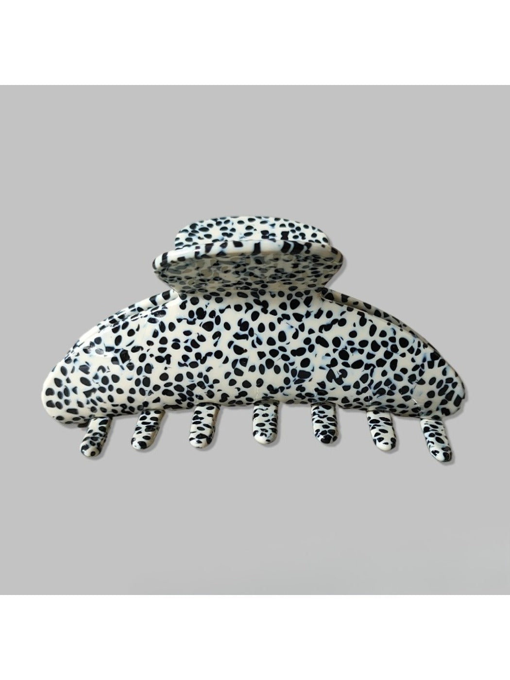 Beau claw clip displayed with packaging and branding visible