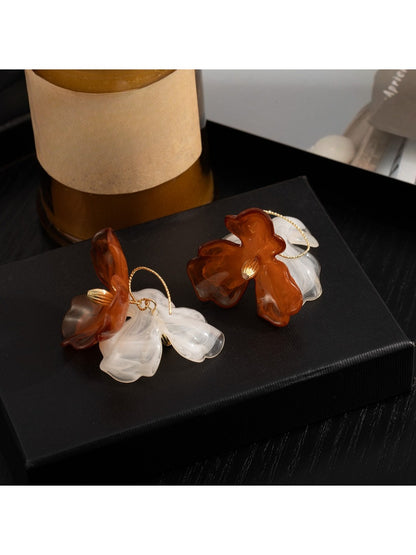 Earedge - Coffee-Colored Floral Premium Earrings