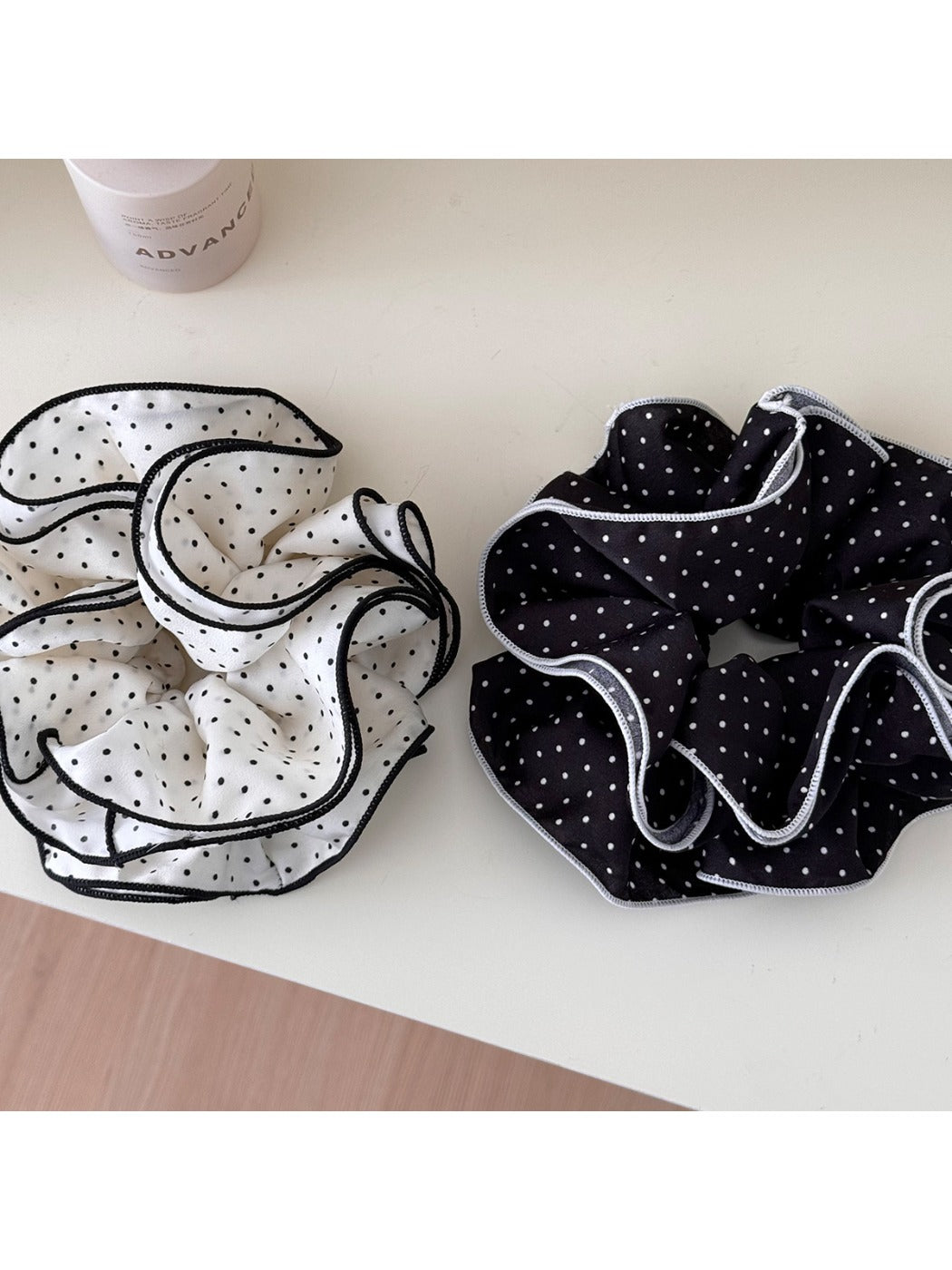 Gifty - Cute Polka Dot Scrunchie