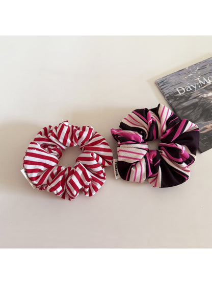Gifty - Colorful Knitted Striped Scrunchie