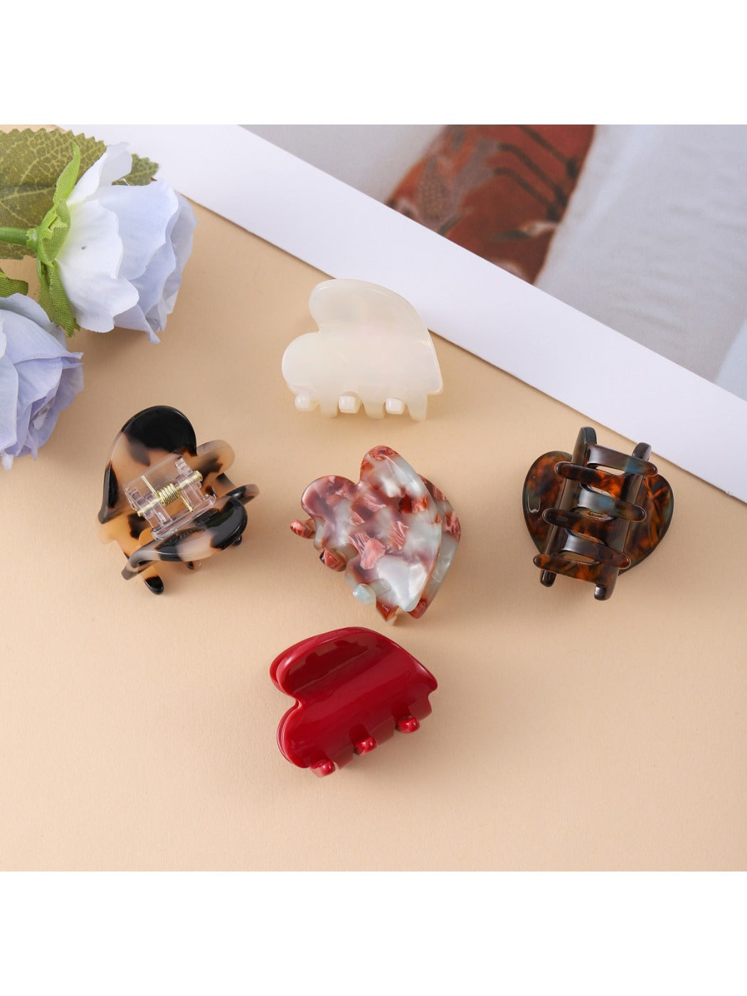 Beau - Delicate Heart Hair Clip