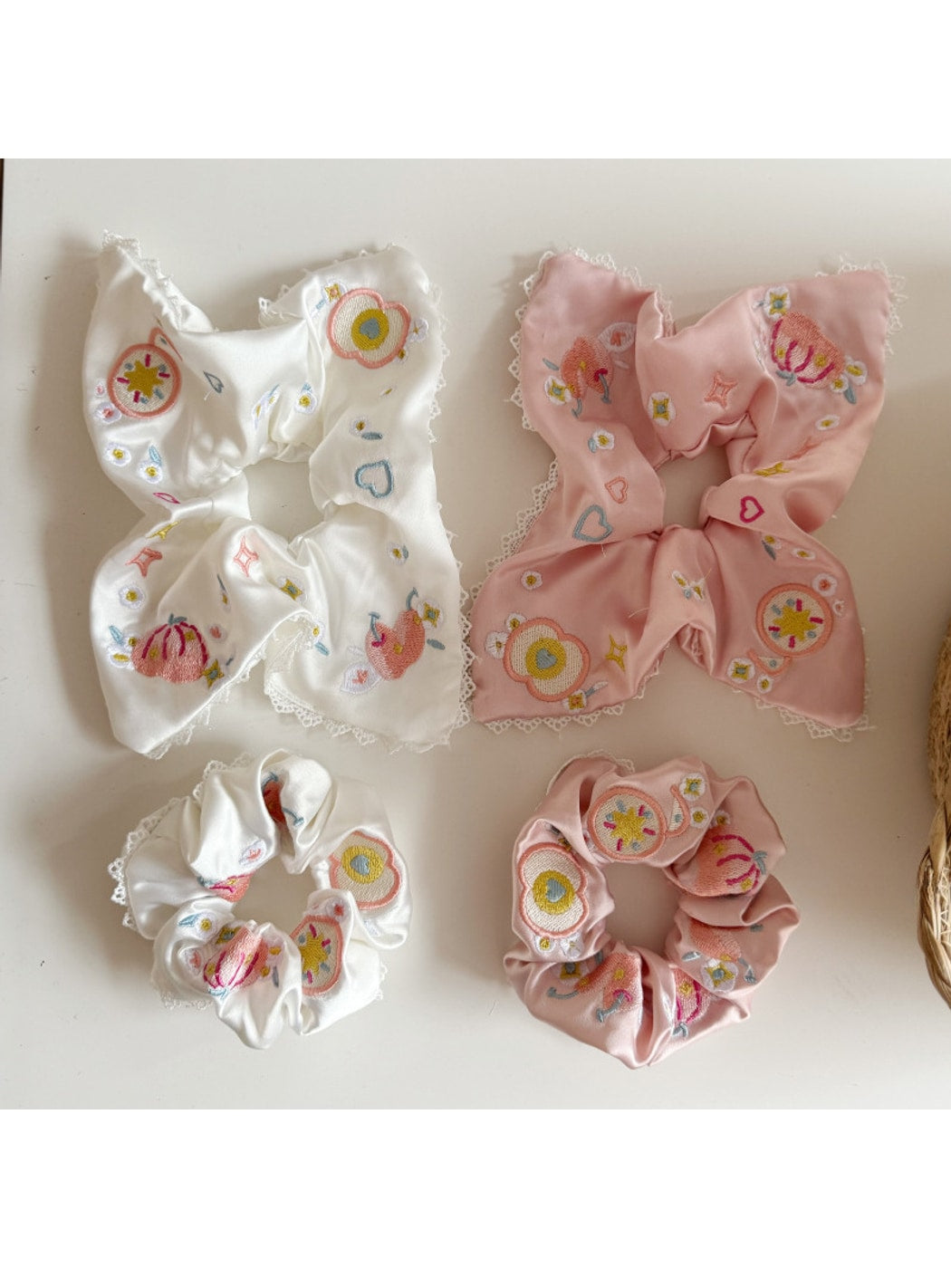 Gifty - Embroidered Satin-Look Polyester Scrunchie