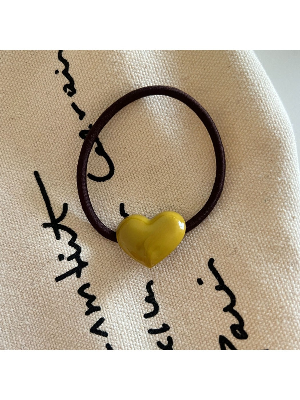 Gifty - Vintage Heart Shaped Hair Tie