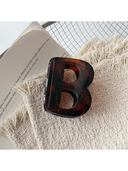 Beau - Minimalist B Shaped Hair Claw Clip