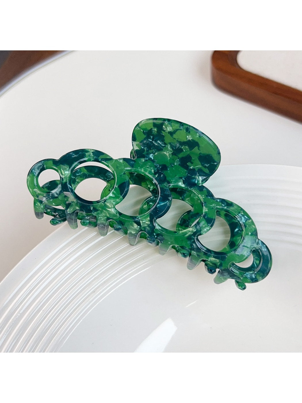 Beau - Openwork Geometric Acetate Alloy Claw Clip