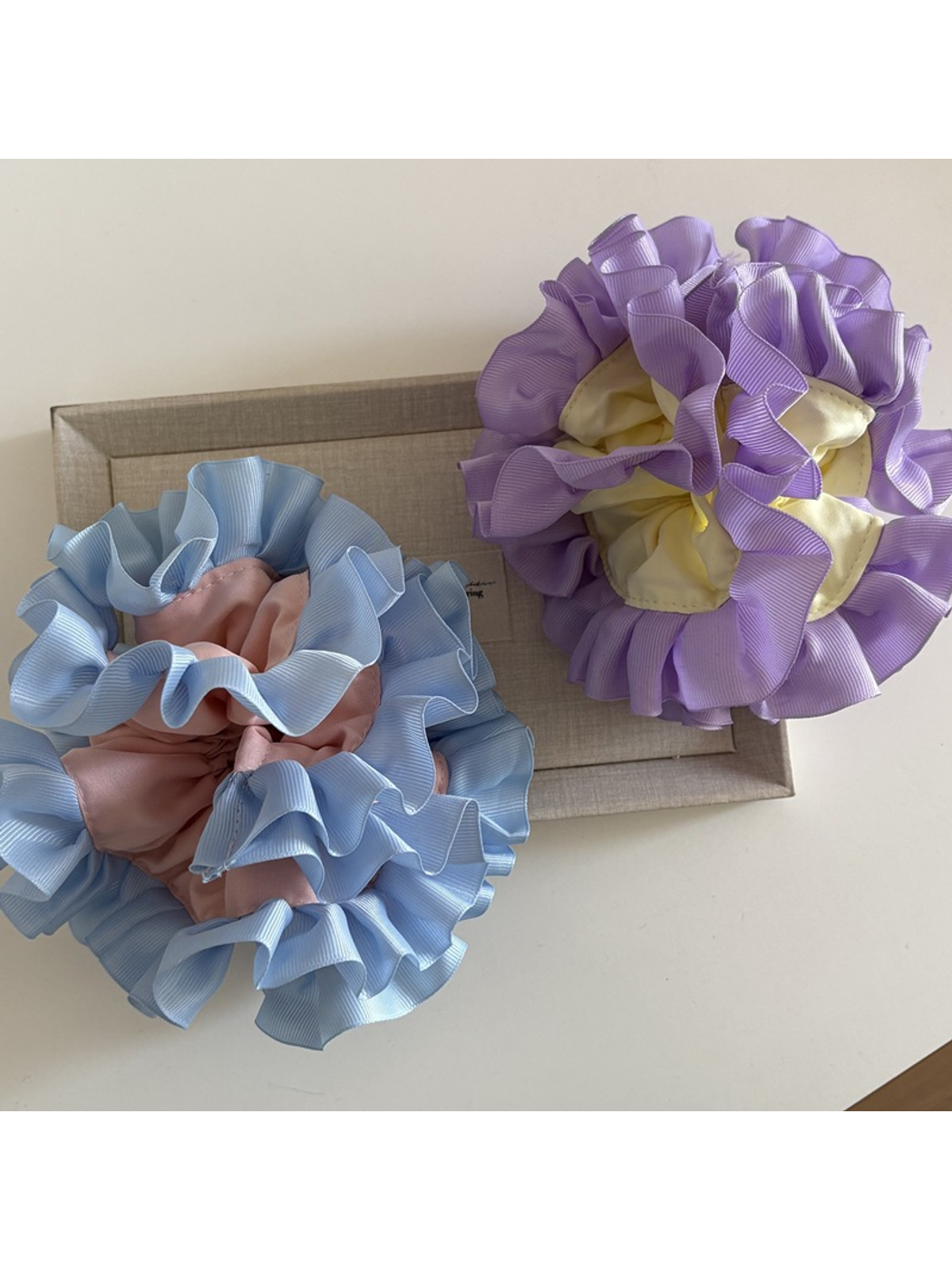 Gifty - Ruffled Lace Trim Double Layer Scrunchie