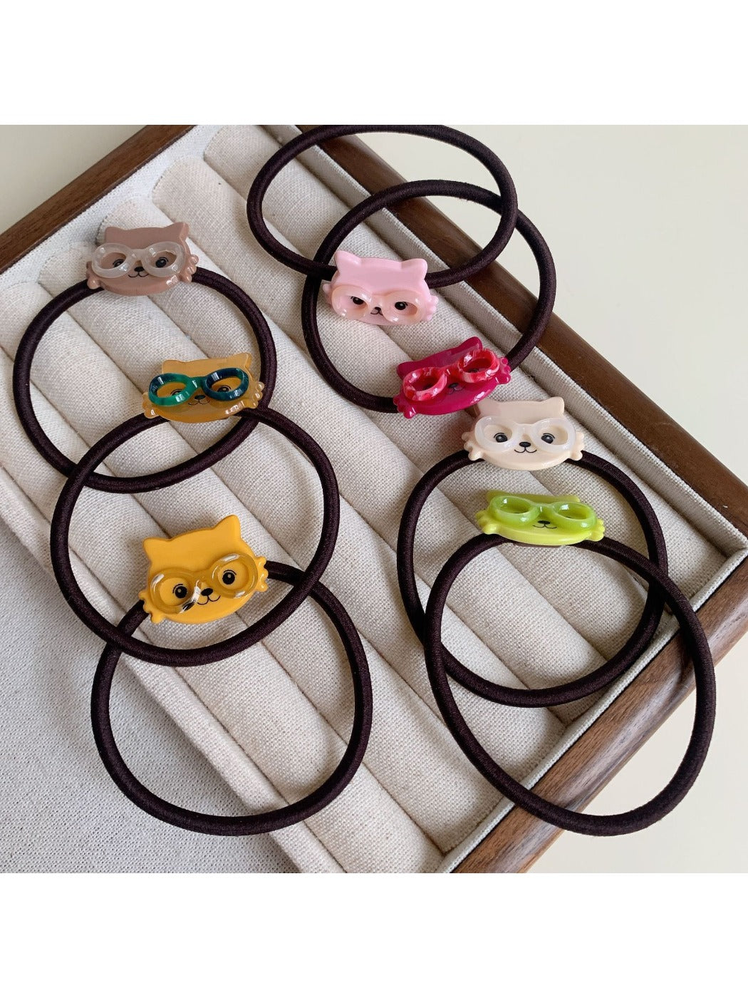 Gifty - Eyeglass-Wearing Puppy Hair Tie