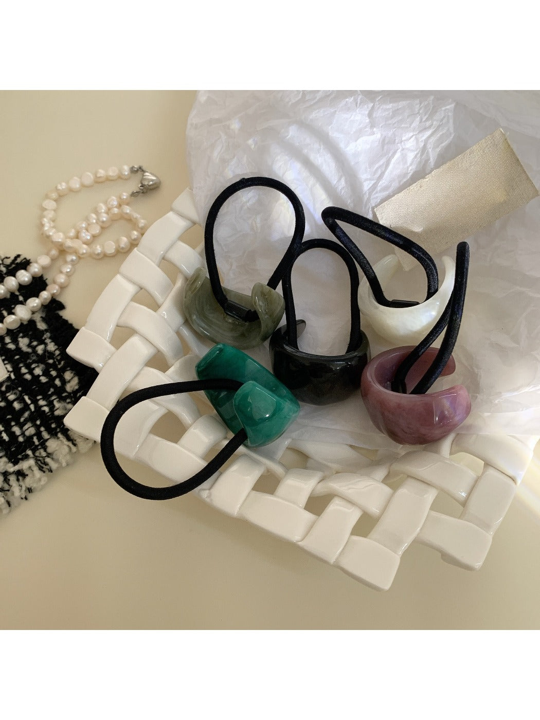 Gifty - Simple Retro Curved Hair Tie