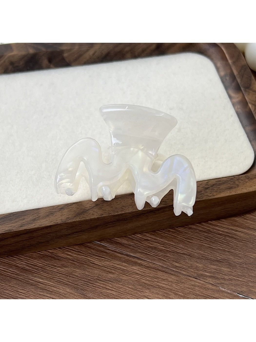 Beau - Trendy Letter M Hair Clip