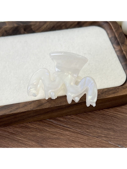 Beau - Trendy Letter M Hair Clip