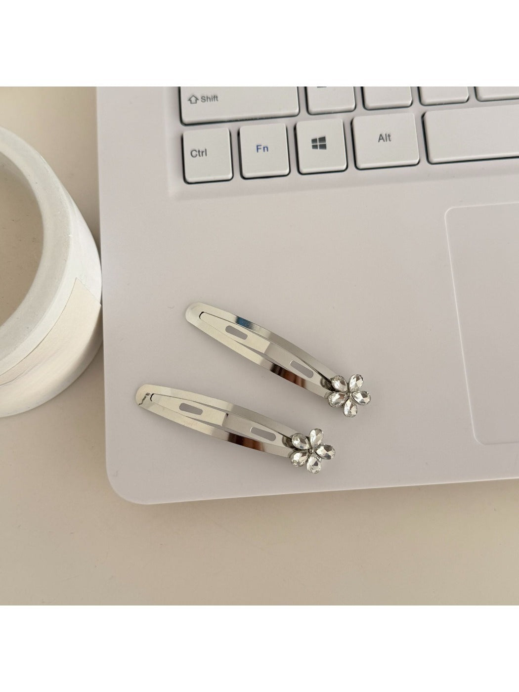 Beau - Alloy Floral Detail Snap Hair Clip