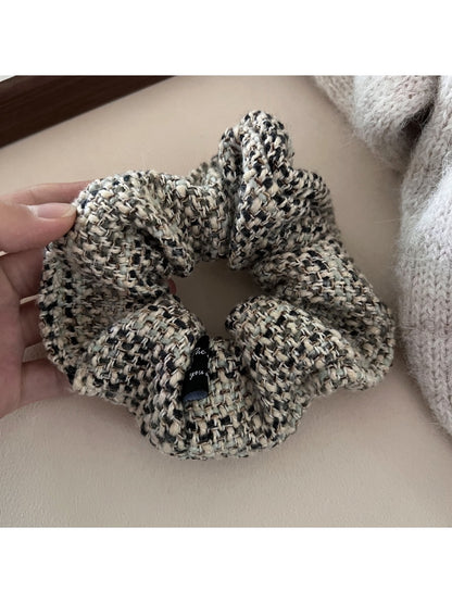 Gifty - Thick Tweed Hair Scrunchie