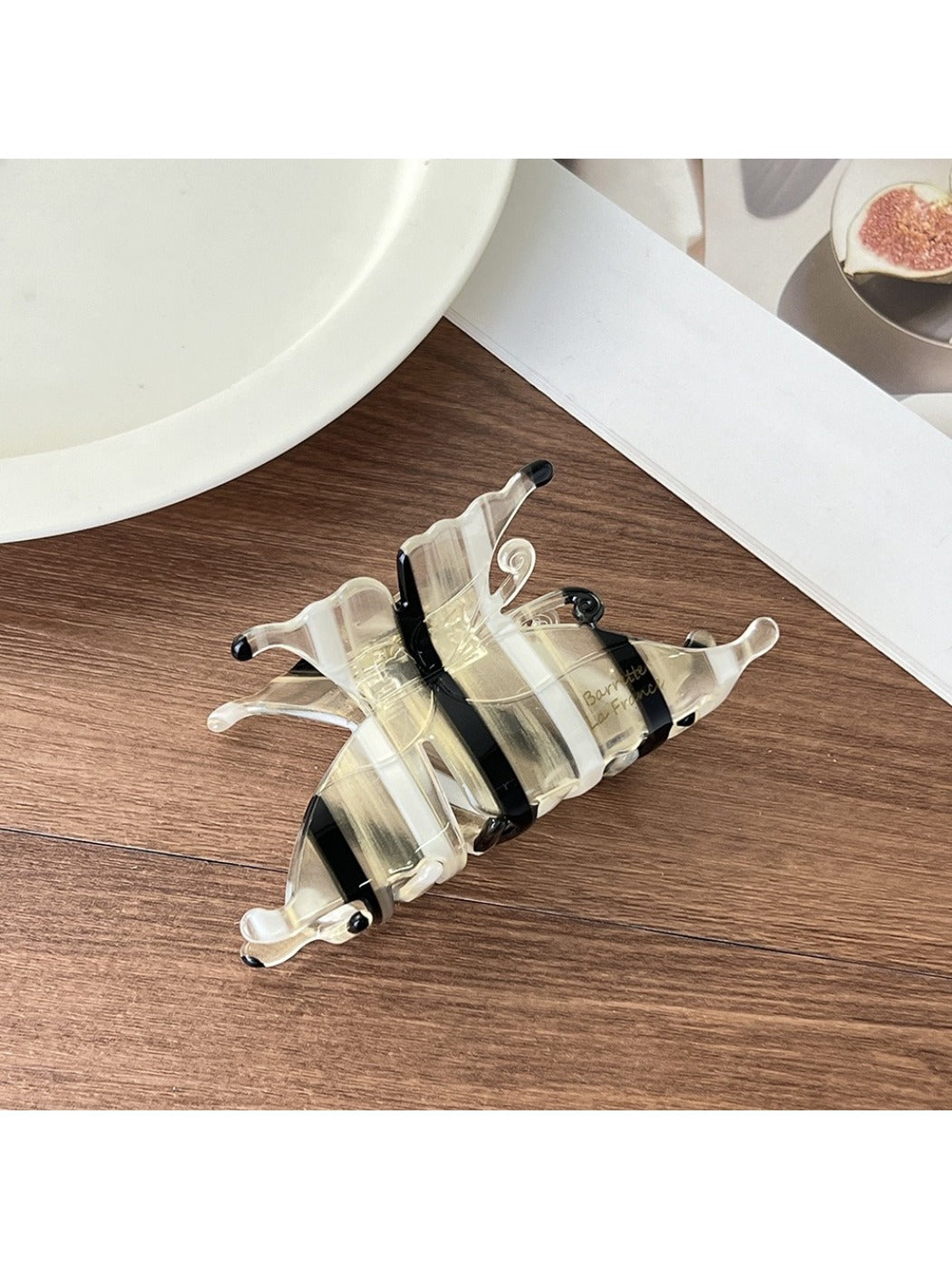 Beau - Retro Acetate Butterfly Shaped Hair Clip