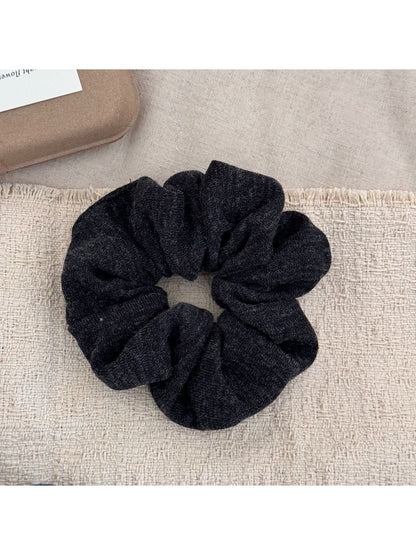 Gifty - Elegant Vintage Hair Scrunchie