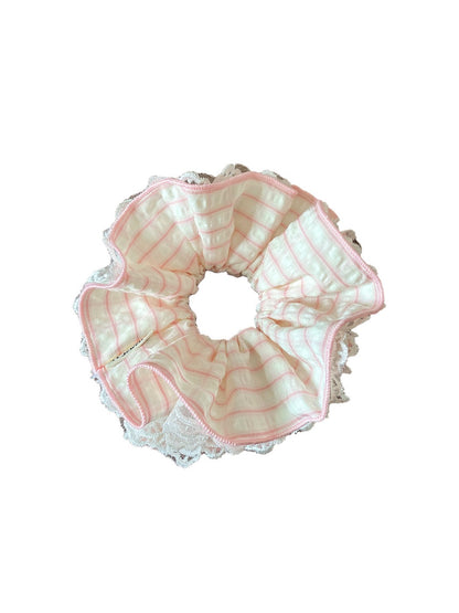 Gifty - Gingham Lace Trim Scrunchie