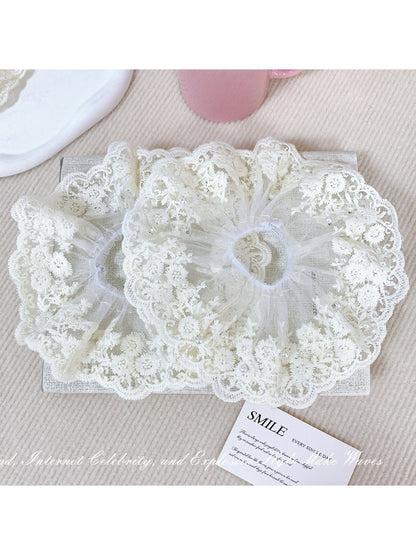 Gifty - Vintage Lace Hair Loop