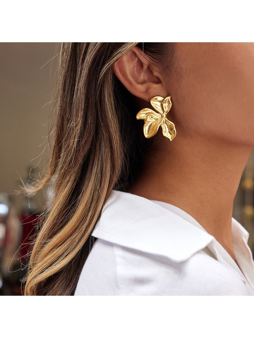 Earedge - Bougainvillea Floral Motif Earrings