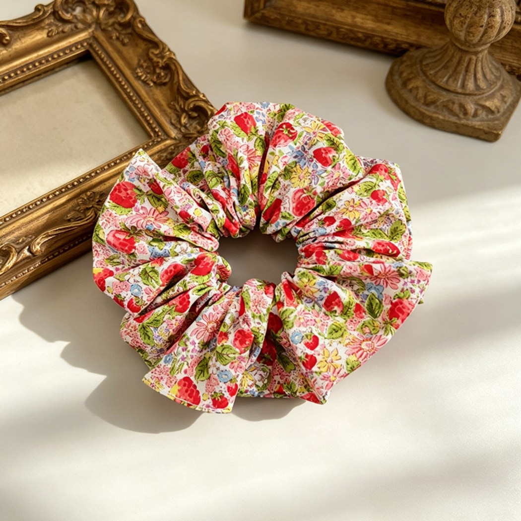 Gifty - Red Floral Print Polyester Scrunchie