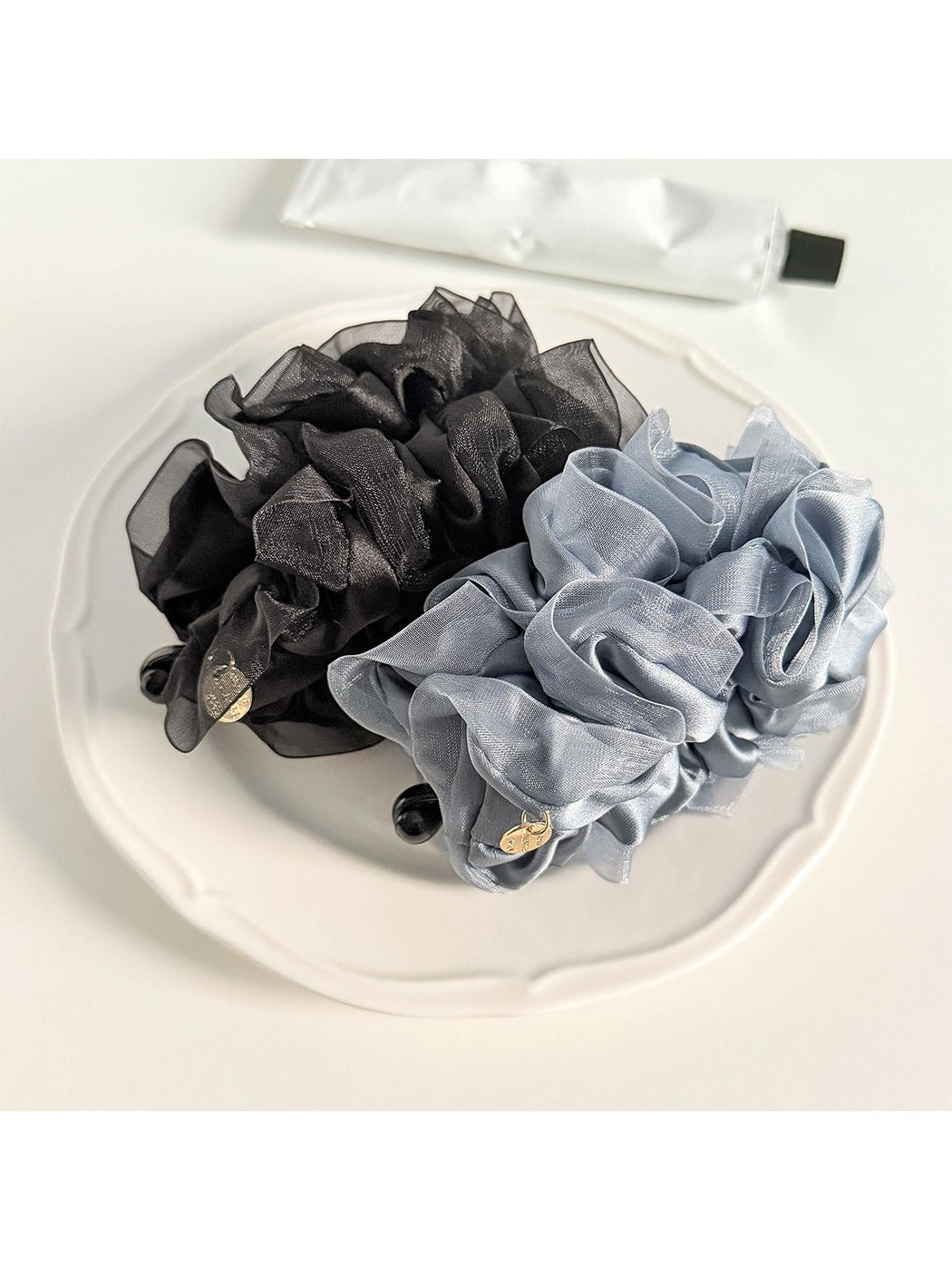 Beau - Bubble Pleated Mesh Flower Bud Banana Clip