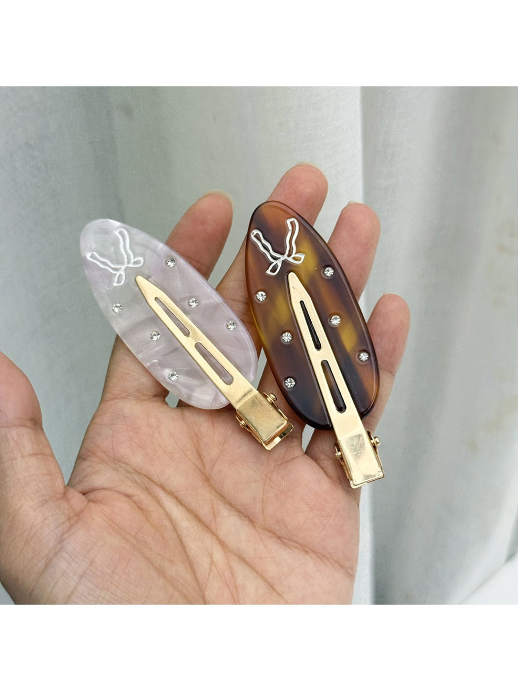 Beau - Leaf-Shaped Bangs Hair Clip