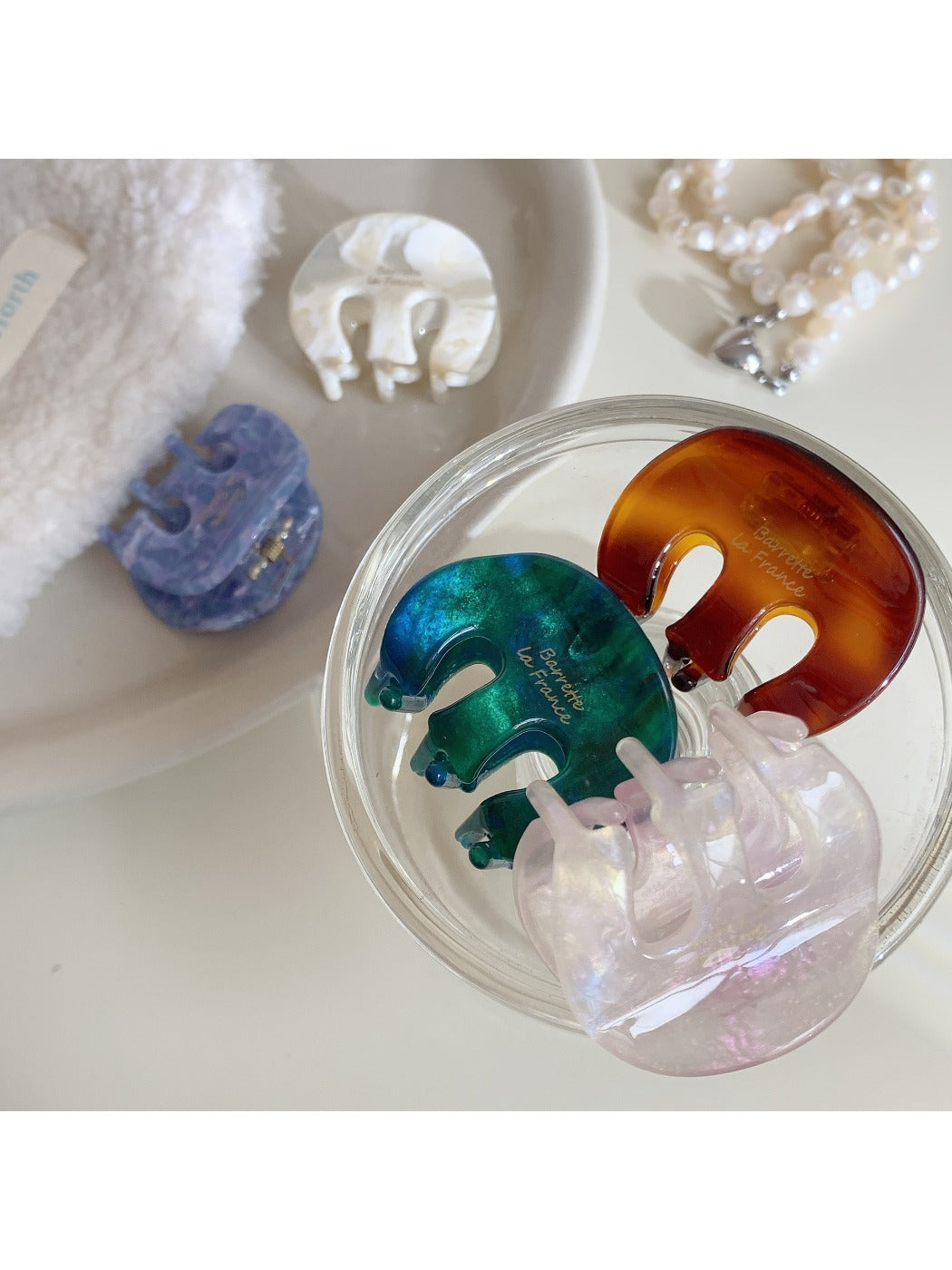 Beau - Cute Small M-Shaped Hair Clip