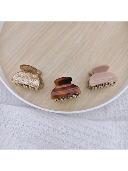 Close-up of Beau medium half ponytail claw clip showing clasp mechanism