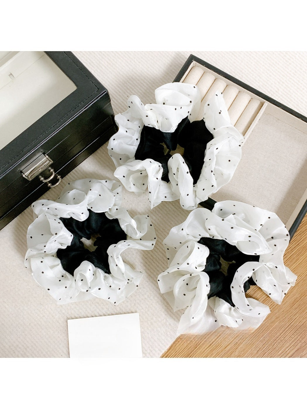 Gifty - Wave Dot Mesh Hair Loop