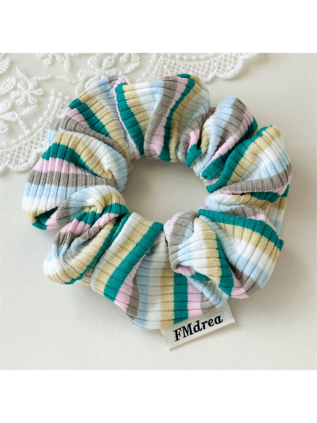 Gifty - Cute Versatile Color Blocking Scrunchie