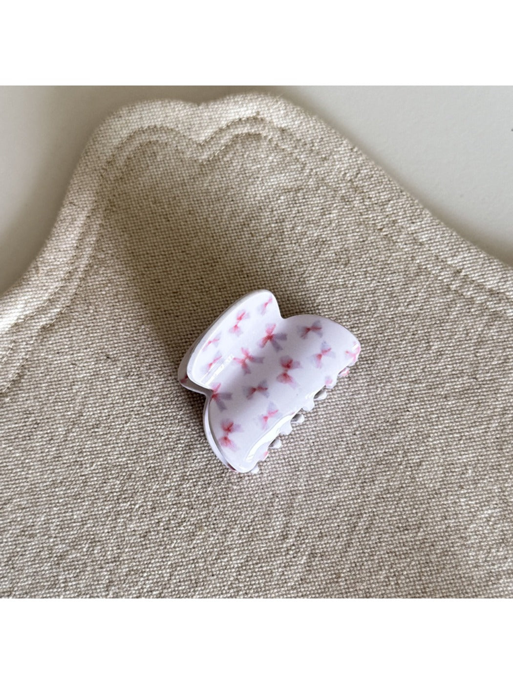 Beau - Cute Small Curved Hair Claw Clip