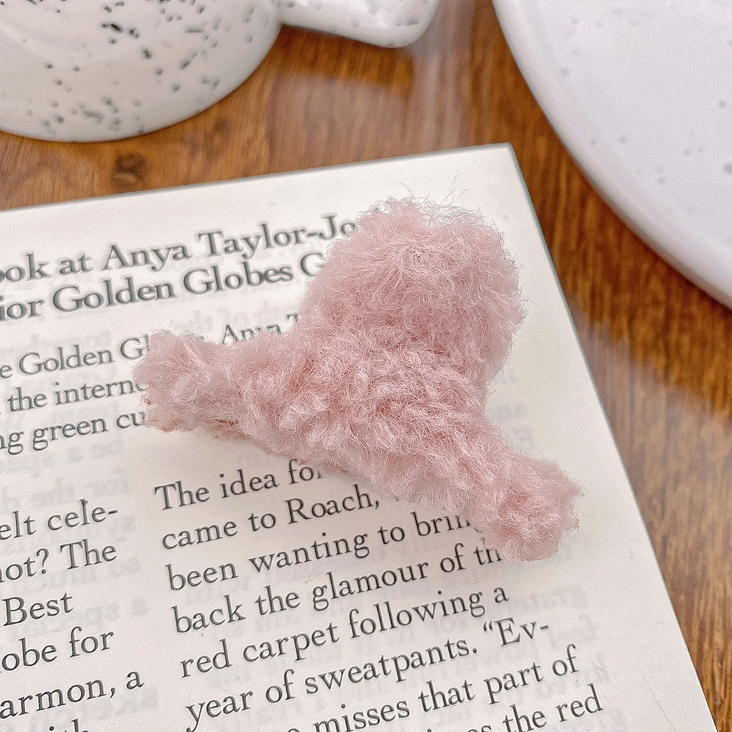 Beau - Fresh Fuzzy Triangle Claw Clip