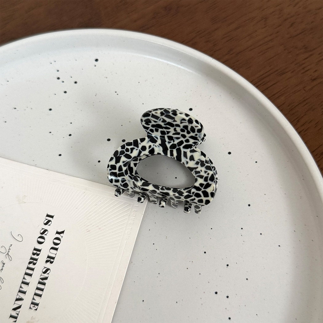 Beau - Retro Patterned Acetate Oval Claw Clip