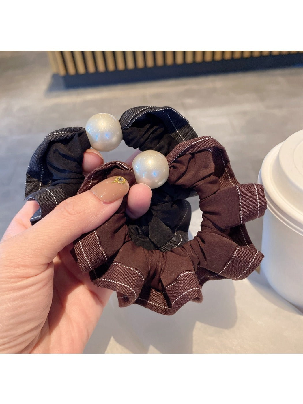 Gifty - Color Block Ruffle Scrunchie