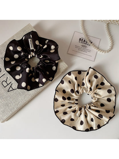 Gifty - Polka Dot Elegant Scrunchie