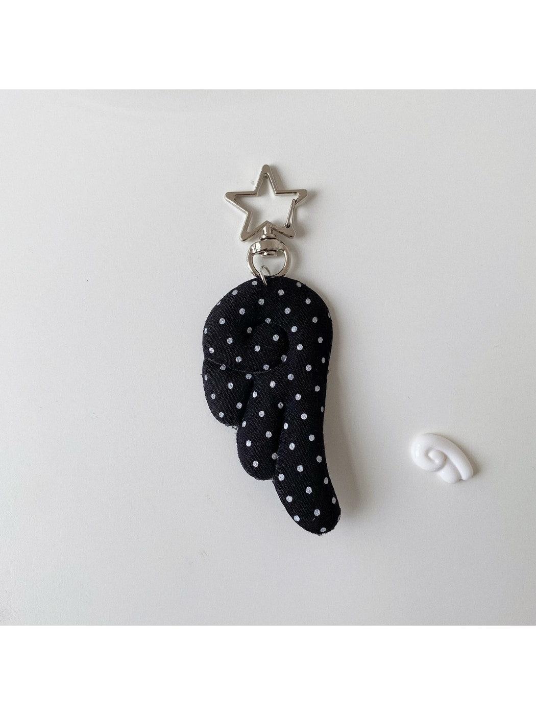 Keypus - Retro Angel Wing Fabric Charm Alloy Keychain