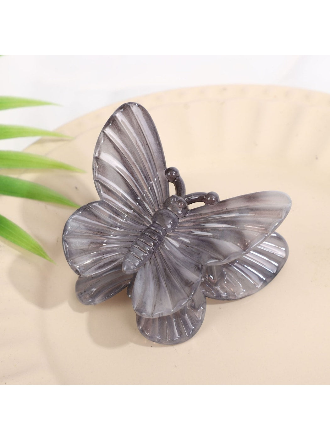 Beau - Gradient Butterfly Plastic Alloy Claw Clip