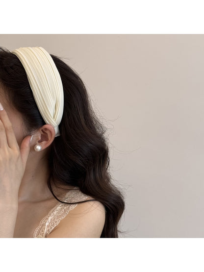 Gifty - Sweet Pleated Fabric Look Wide Women's Headband
