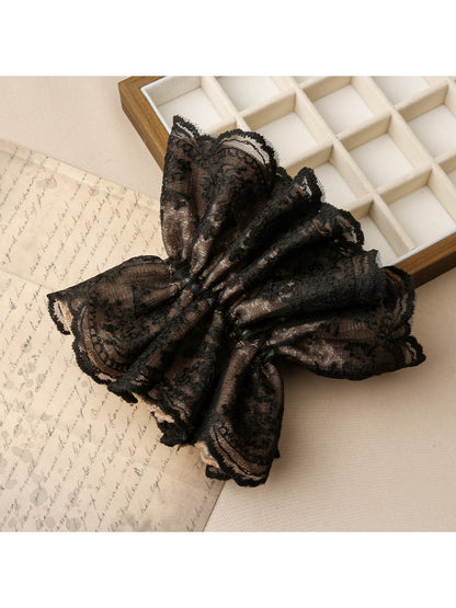 Gifty - Vintage Lace Hair Tie