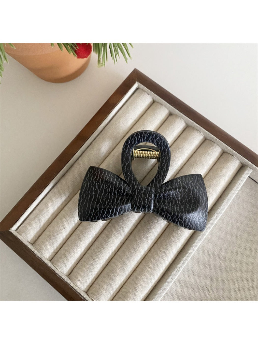 Beau - Chic Bow Hair Claw Clip