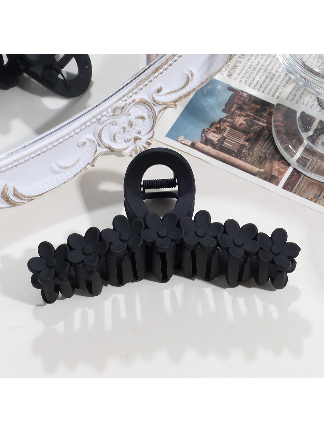 Beau - Matte Flower Design Plastic Alloy Claw Clip