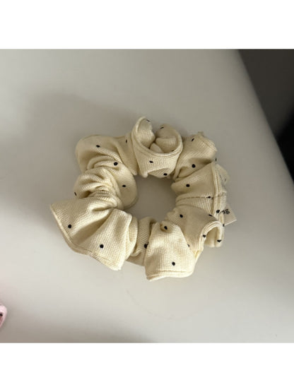 Gifty - Polka Dot Polyester Printed Scrunchie