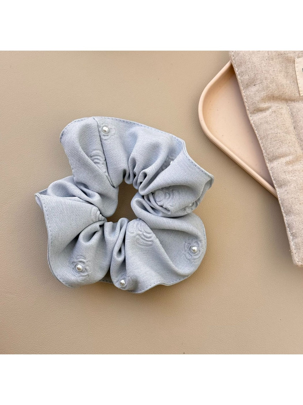 Gifty - Fashionable Large Bow Hair Ties