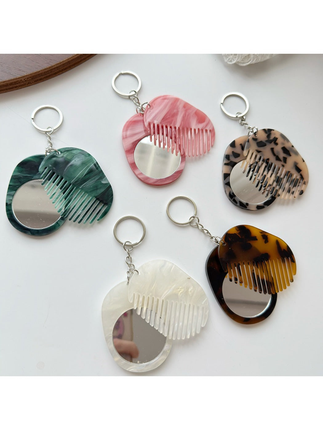 Keypus - Multi Functional Mirror Comb Keychain
