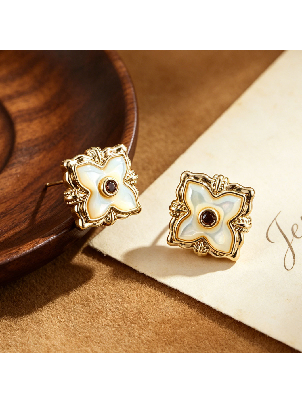 Earedge - Retro Four Leaf Clover Alloy Stud Earrings