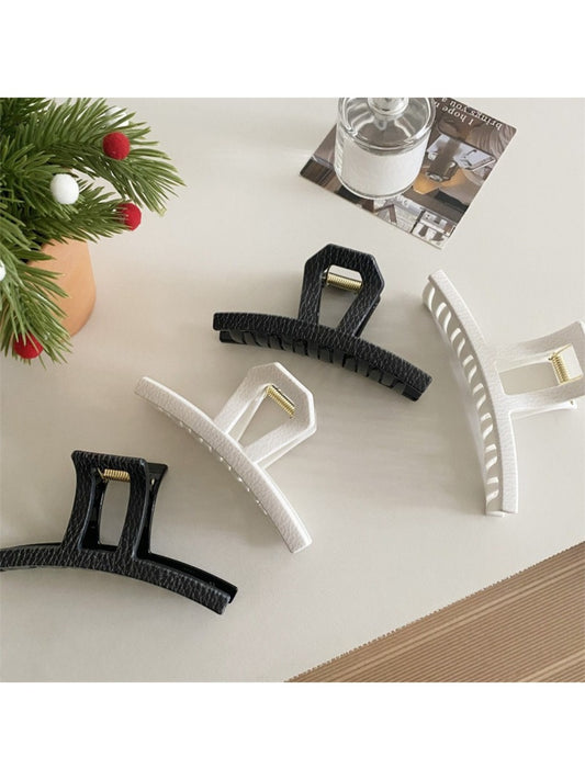 Beau - Elegant Openwork Square Shaped Claw Clip