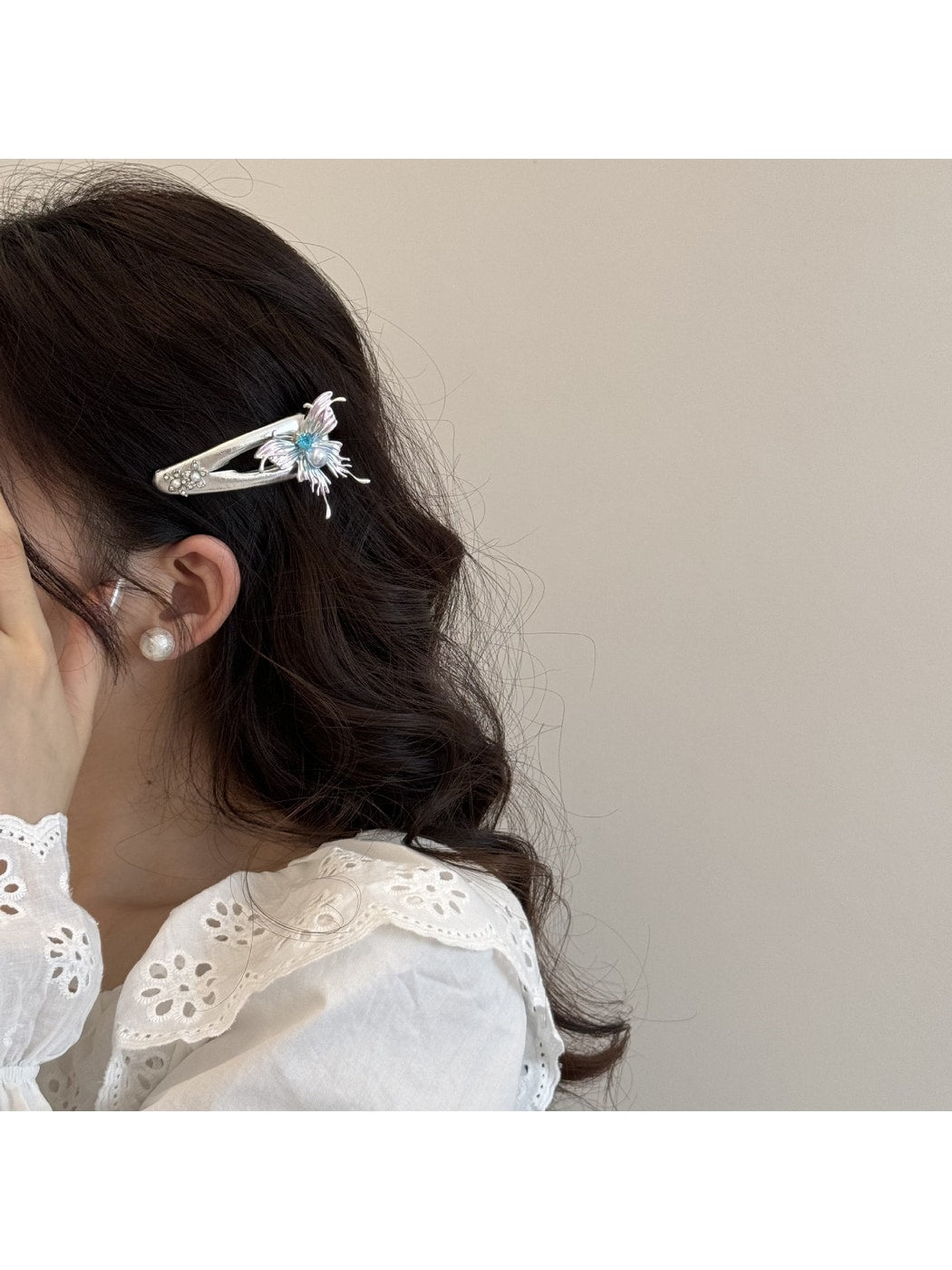 Beau - Decorative Butterfly Accent Hair Clip