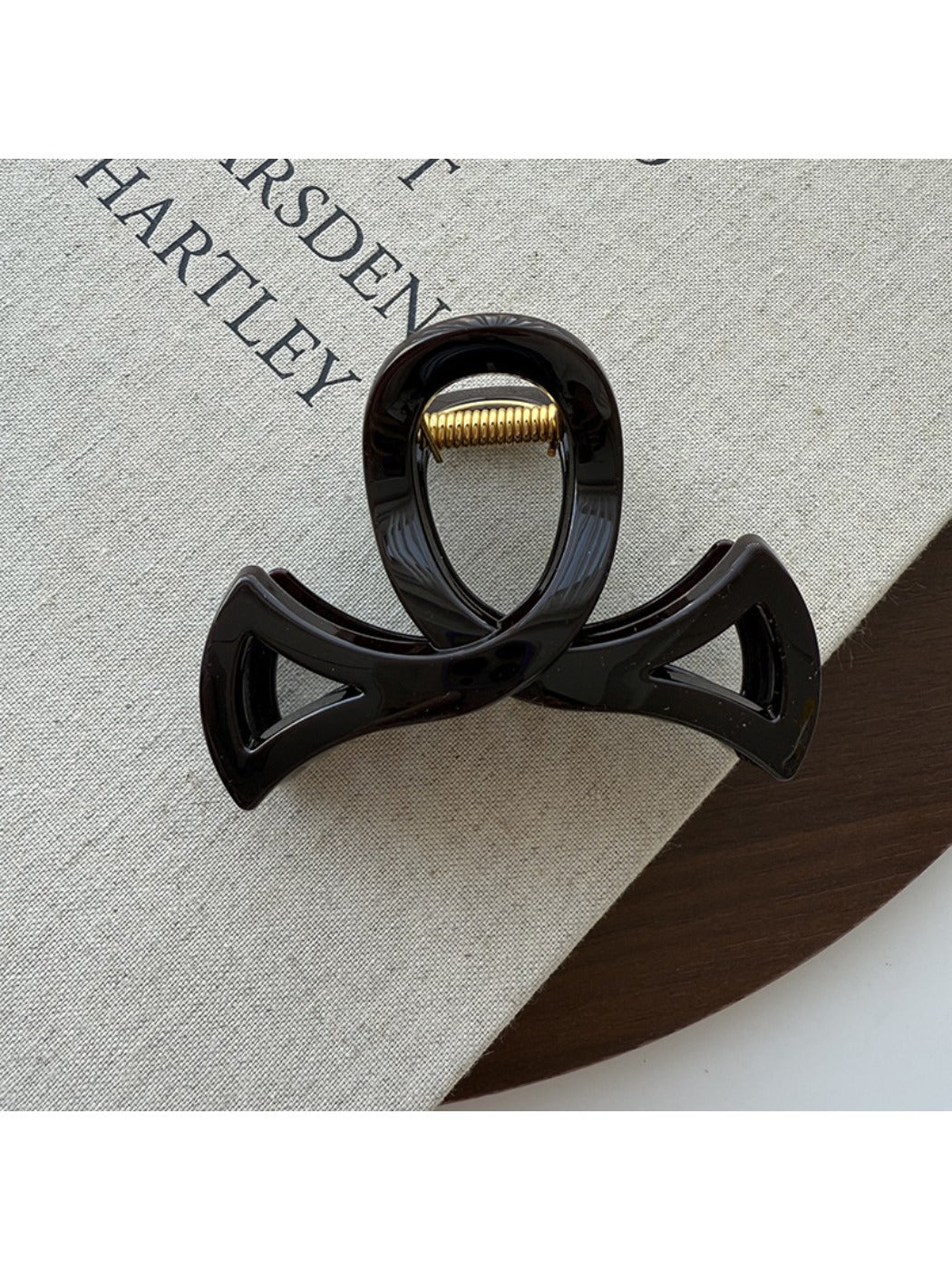 Beau - Minimalist Fork Shaped Hair Claw Clip